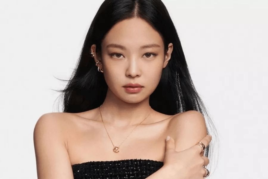 Jennie BLACKPINK has made it onto Women’s Wear Daily’s “50 Power Women of 2023” list.