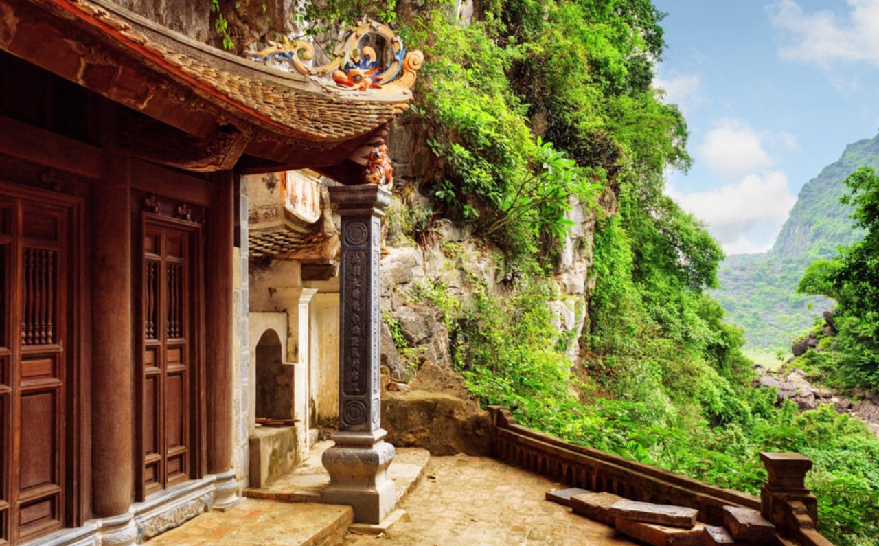 Bich Dong Pagoda, Ancient Pagoda on Truong Yen Stone Mountain