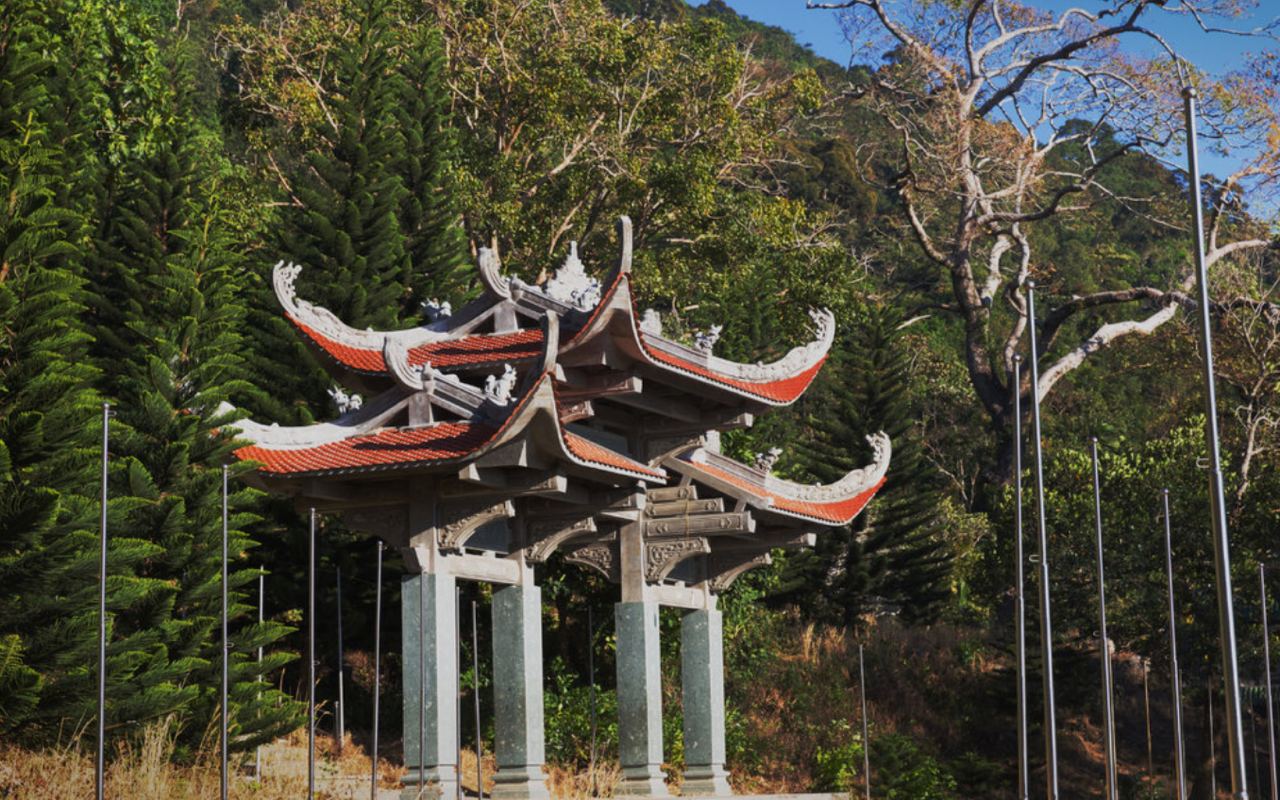 Ta Cu – Conquering the Sacred Stone Mountain in Binh Thuan