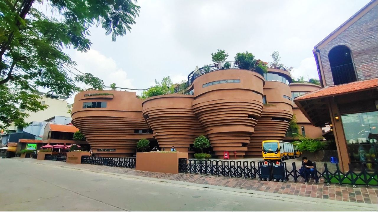 Bat Trang Pottery Village – an attractive place in Ha Noi