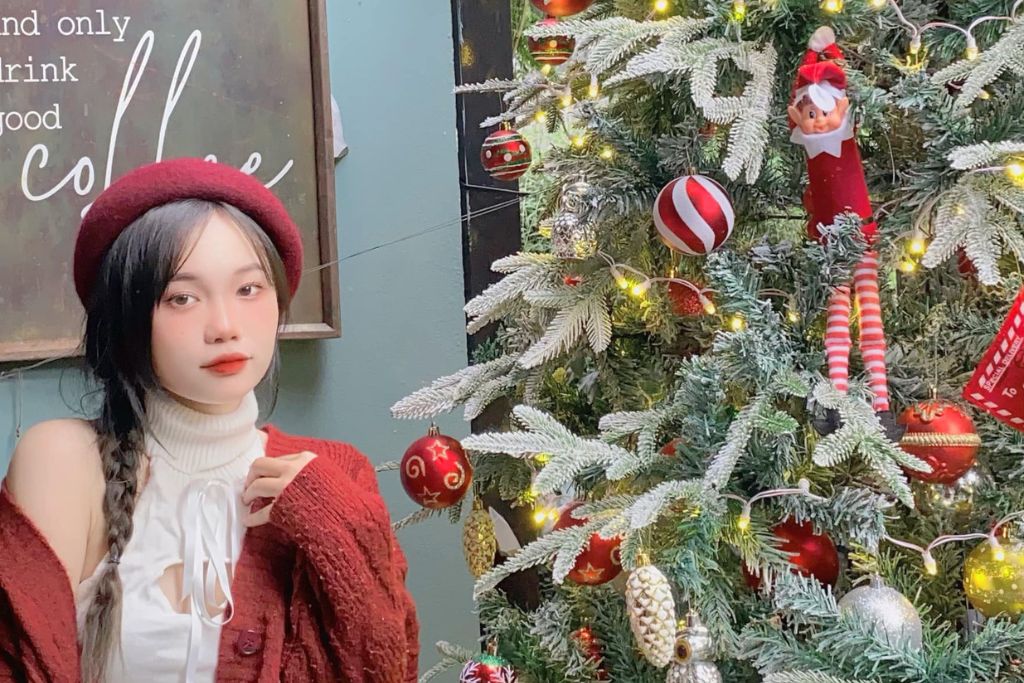 Places to Play Beautiful Christmas Check-in in Hanoi 2023