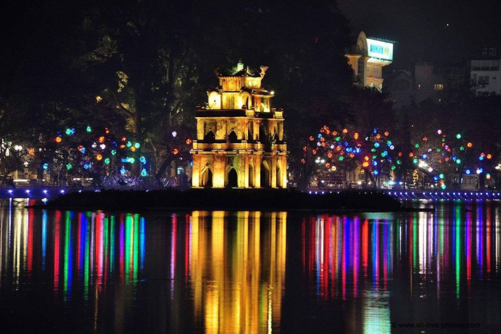 Exploring Noteworthy Night Tours in Hanoi